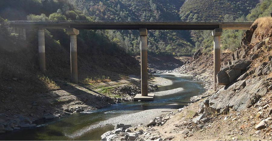 The Central Valley is sinking: drought forces farmers to ponder the abyss, California drought